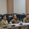 Pemerintah Kabupaten Barito Utara bersama DPRD setempat menggelar Rapat Pembahasan Rancangan Awal Rencana Pembangunan Jangka Menengah Daerah (RPJMD) Tahun 2025–2029 di Ruang Rapat DPRD, Selasa (11/11/2025).(DiskominfosandiBarut)