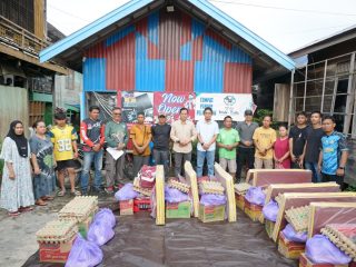 Tak Menunggu Lama, Pemkab Barut Langsung Terjun Bantu Korban Kebakaran di Gang Keluarga