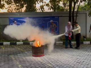 Simulasi Kebakaran di BRI Muara Teweh: 1 Hari Uji Kesiapan Hadapi Darurat