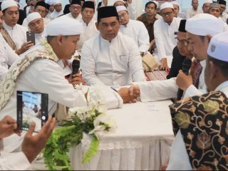 Bupati Barito Utara Jadi Saksi Pernikahan di Masjid Raya Shirathal Mustaqim