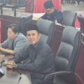 FOTO - Fitriadi saat membacakan pandangan umum Fraksi PKS.
