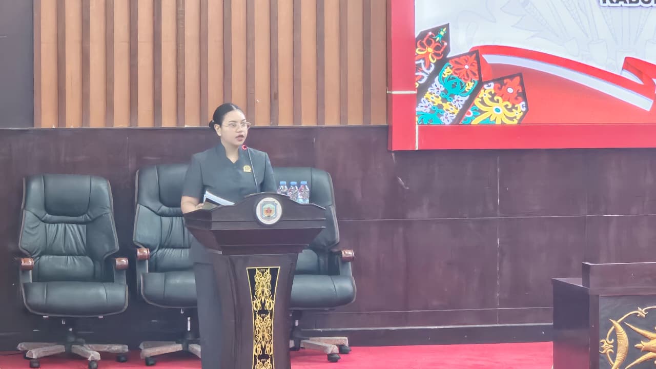 Kabik Amaz Jasikha saat membacakan pandangan.