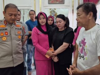 Kapolres Katingan dan Rombongan Melayat ke Rumah Duka Aiptu Yudhie