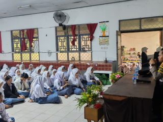 Polsek Montallat Sosialisasi Anti-Bullying dan Narkoba di SMAN 1 Montallat