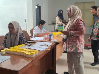 80 ASN dan PPPK Sekretariat DPRD Barito Utara Dites Urine, Diharapkan Jadi Pelopor Bebas Narkoba