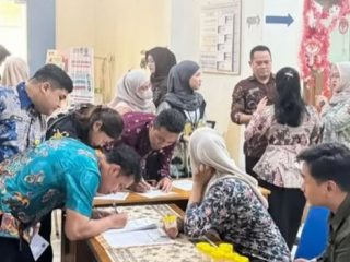 Wujudkan Lingkungan Kerja Bersih, Disdik Barito Utara Gelar Tes Urine Seluruh Pegawai
